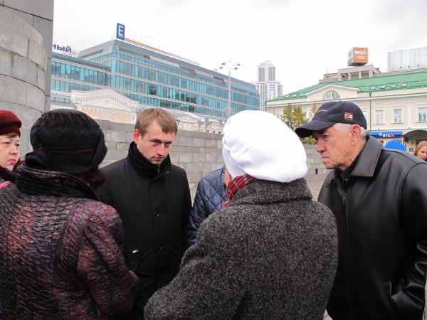 Жители Екатеринбурга надеются, что депутаты-справедливороссы заставят мэрию принять программу  'Доступное жилье' 